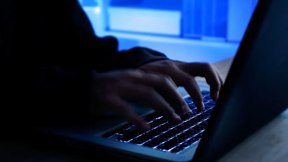 Falha global em linguagem de programação afeta internet e serviços no Brasil